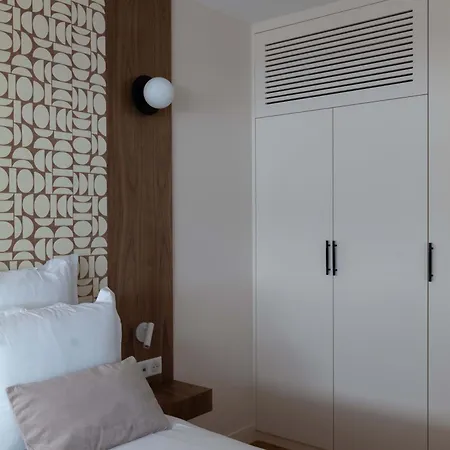 The Place To Be - 3br With Airco Apartment *