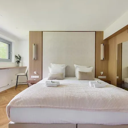 The Place To Be - 3br With Airco Apartment